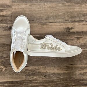 NWOT Betsey Johnson White Bride Sneakers Low-Top